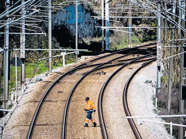 Pedro Nuno Santos admite voltar a separar ferrovia da rodovia