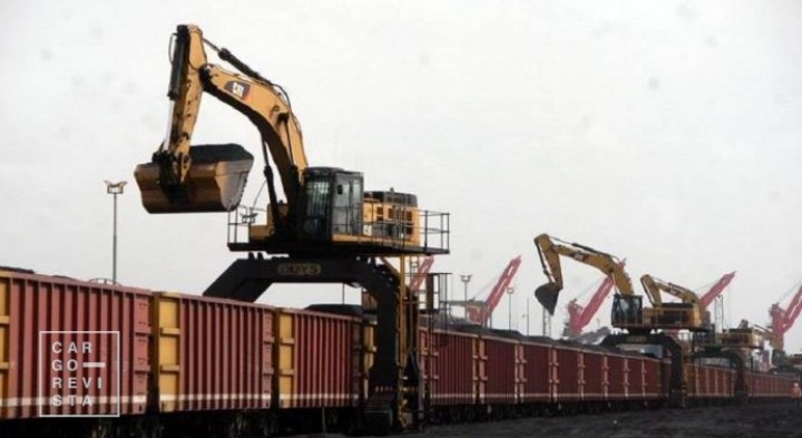 -	Investimentos de 40 milhões : Caminhos-Ferro de Moçambique receberam 5 novas locomotivas