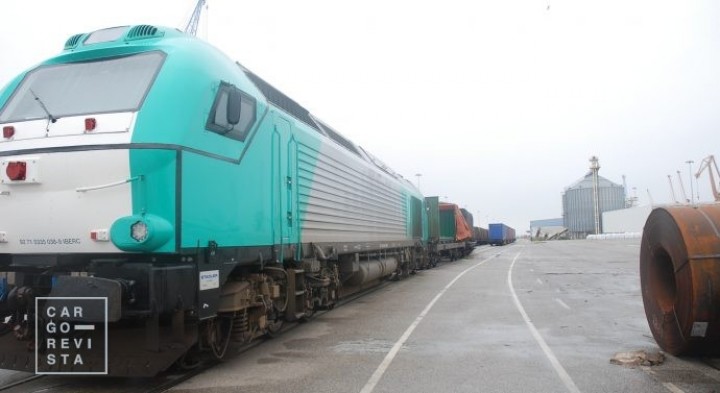 -	Porto de Aveiro volta a ser a porta de entrada de aço com destino a Vigo