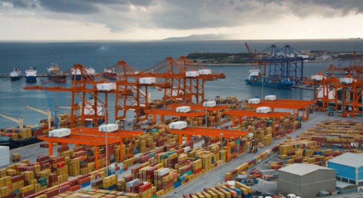 Contentores: Pireu cresce 23,8%, enquanto o triunvirato espanhol (Valência, Algeciras e Barcelona) cresce 7,3%.
