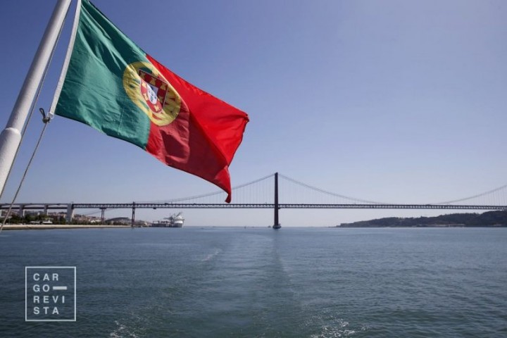 Descidas na eficiência de portos, ferrovia e transporte aéreo, levam Portugal a perder competitividade