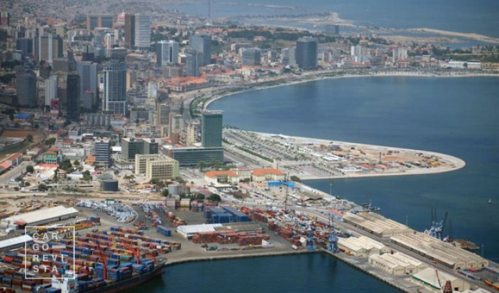 Governo angolano coloca concessão de terminal do Porto de Luanda em concurso internacional