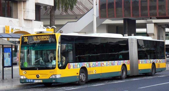 Autocarro é o transporte público mais utilizado na AML, com 48% das viagens