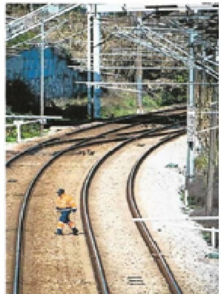 Governo vai recuperar comboios encostados para resolver crise