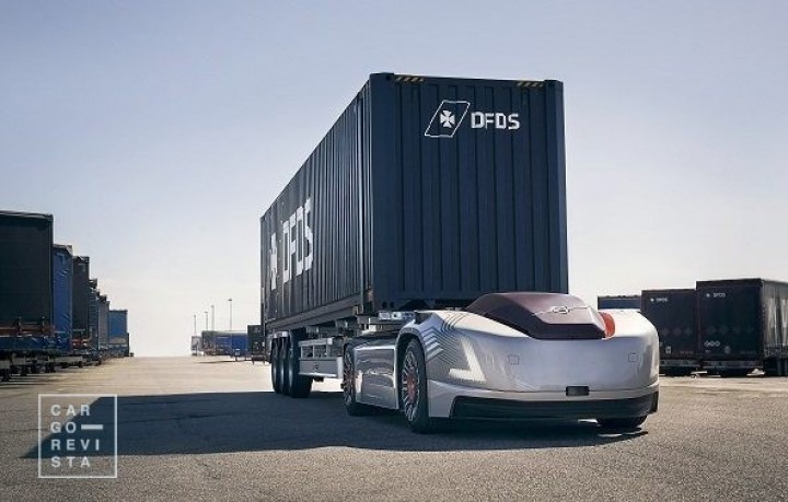 Veículo eléctrico e autónomo da Volvo Trucks faz «primeira missão» em parceria com a DFDS